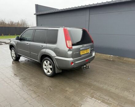 Серый Ниссан ИксТрейл, объемом двигателя 2.2 л и пробегом 150 тыс. км за 2500 $, фото 4 на Automoto.ua