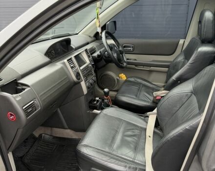 Серый Ниссан ИксТрейл, объемом двигателя 2.2 л и пробегом 150 тыс. км за 2500 $, фото 12 на Automoto.ua