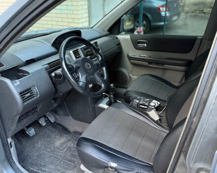 Серый Ниссан ИксТрейл, объемом двигателя 0 л и пробегом 360 тыс. км за 4700 $, фото 7 на Automoto.ua