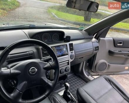 Сірий Ніссан ІксТрейл, об'ємом двигуна 2.2 л та пробігом 300 тис. км за 7300 $, фото 3 на Automoto.ua