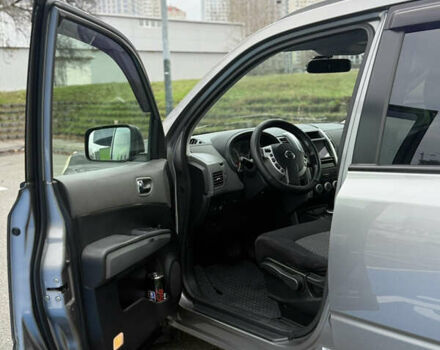 Серый Ниссан ИксТрейл, объемом двигателя 2 л и пробегом 235 тыс. км за 8300 $, фото 22 на Automoto.ua