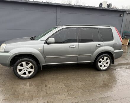 Серый Ниссан ИксТрейл, объемом двигателя 2.2 л и пробегом 150 тыс. км за 2500 $, фото 5 на Automoto.ua