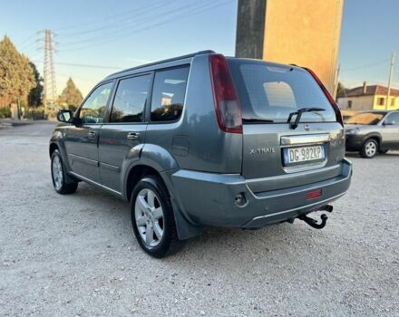 Серый Ниссан ИксТрейл, объемом двигателя 2.2 л и пробегом 147 тыс. км за 3000 $, фото 6 на Automoto.ua