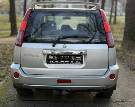 Серый Ниссан ИксТрейл, объемом двигателя 2.2 л и пробегом 297 тыс. км за 4950 $, фото 4 на Automoto.ua