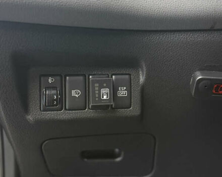 Серый Ниссан ИксТрейл, объемом двигателя 2 л и пробегом 235 тыс. км за 8300 $, фото 21 на Automoto.ua