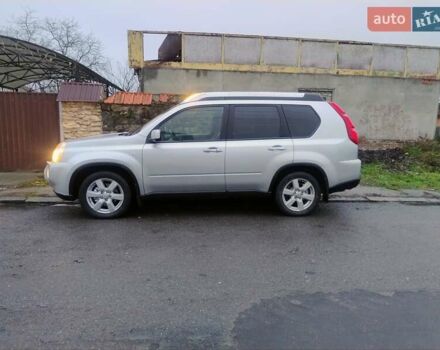 Серый Ниссан ИксТрейл, объемом двигателя 2 л и пробегом 275 тыс. км за 7200 $, фото 2 на Automoto.ua