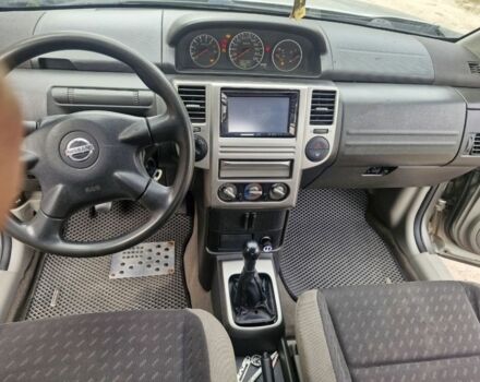 Сірий Ніссан ІксТрейл, об'ємом двигуна 2.5 л та пробігом 213 тис. км за 5100 $, фото 6 на Automoto.ua