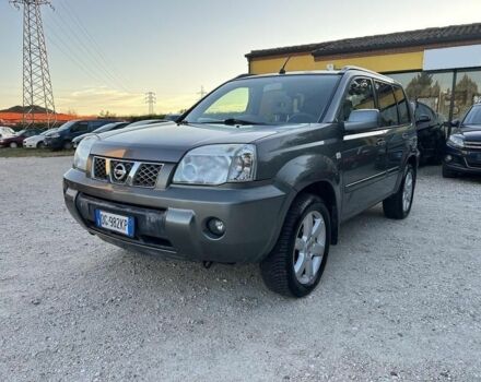 Серый Ниссан ИксТрейл, объемом двигателя 2.2 л и пробегом 147 тыс. км за 3000 $, фото 2 на Automoto.ua