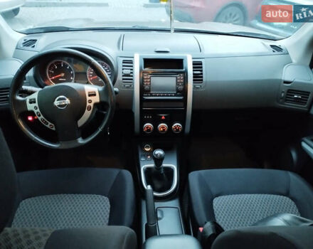 Серый Ниссан ИксТрейл, объемом двигателя 2 л и пробегом 220 тыс. км за 9700 $, фото 16 на Automoto.ua