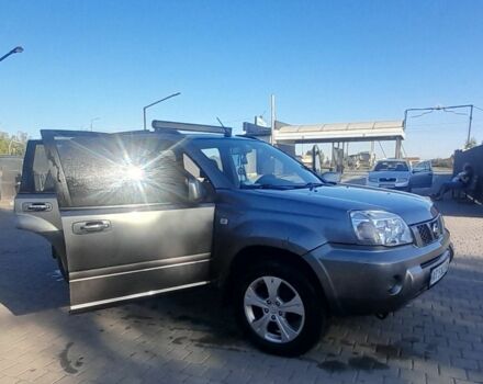 Серый Ниссан ИксТрейл, объемом двигателя 2.2 л и пробегом 320 тыс. км за 7800 $, фото 4 на Automoto.ua