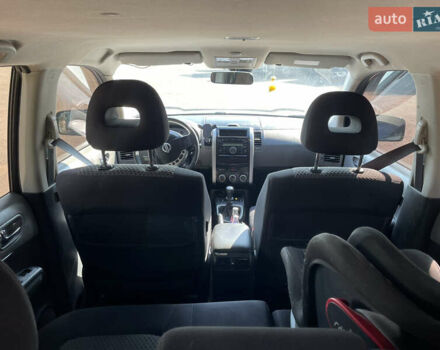 Серый Ниссан ИксТрейл, объемом двигателя 2.49 л и пробегом 248 тыс. км за 9800 $, фото 5 на Automoto.ua