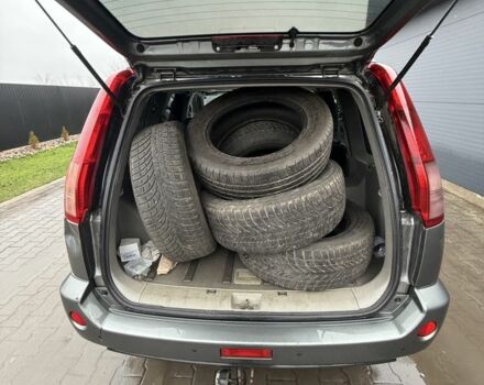 Серый Ниссан ИксТрейл, объемом двигателя 2.2 л и пробегом 150 тыс. км за 2500 $, фото 9 на Automoto.ua