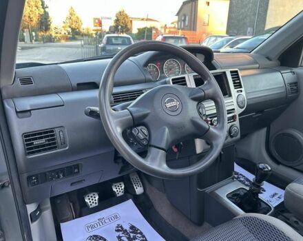 Серый Ниссан ИксТрейл, объемом двигателя 2.2 л и пробегом 147 тыс. км за 3000 $, фото 9 на Automoto.ua