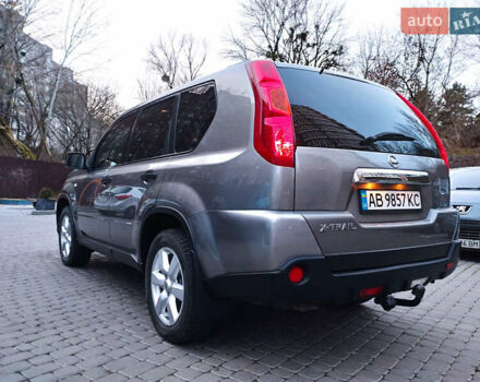 Серый Ниссан ИксТрейл, объемом двигателя 2 л и пробегом 220 тыс. км за 9700 $, фото 3 на Automoto.ua