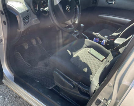 Серый Ниссан ИксТрейл, объемом двигателя 2.49 л и пробегом 248 тыс. км за 9800 $, фото 10 на Automoto.ua