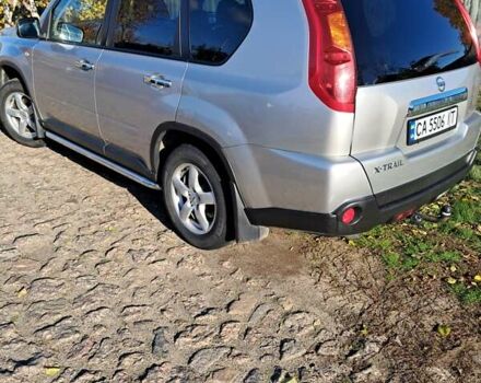 Серый Ниссан ИксТрейл, объемом двигателя 2 л и пробегом 207 тыс. км за 10000 $, фото 5 на Automoto.ua