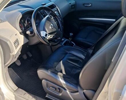 Серый Ниссан ИксТрейл, объемом двигателя 2 л и пробегом 207 тыс. км за 10000 $, фото 6 на Automoto.ua