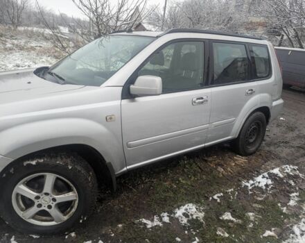 Серый Ниссан ИксТрейл, объемом двигателя 0 л и пробегом 307 тыс. км за 3500 $, фото 1 на Automoto.ua