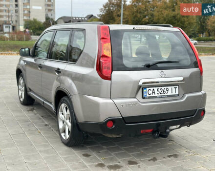 Серый Ниссан ИксТрейл, объемом двигателя 2 л и пробегом 247 тыс. км за 8800 $, фото 6 на Automoto.ua