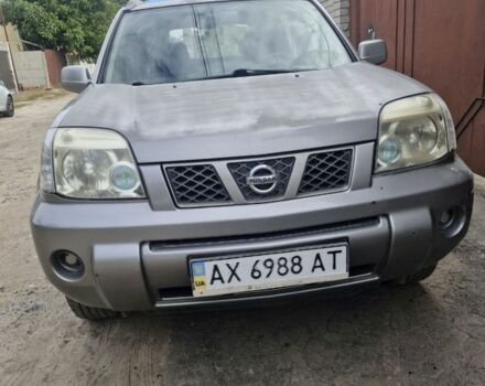 Сірий Ніссан ІксТрейл, об'ємом двигуна 2.5 л та пробігом 213 тис. км за 5100 $, фото 1 на Automoto.ua