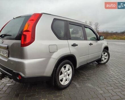 Серый Ниссан ИксТрейл, объемом двигателя 2 л и пробегом 230 тыс. км за 7900 $, фото 5 на Automoto.ua