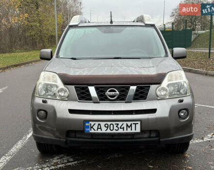 Сірий Ніссан ІксТрейл, об'ємом двигуна 2 л та пробігом 239 тис. км за 8200 $, фото 1 на Automoto.ua