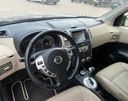 Серый Ниссан ИксТрейл, объемом двигателя 2 л и пробегом 272 тыс. км за 9000 $, фото 5 на Automoto.ua