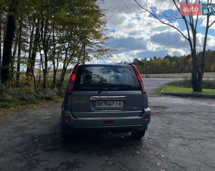 Сірий Ніссан ІксТрейл, об'ємом двигуна 2.2 л та пробігом 300 тис. км за 7300 $, фото 6 на Automoto.ua