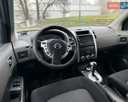 Серый Ниссан ИксТрейл, объемом двигателя 2 л и пробегом 235 тыс. км за 8300 $, фото 23 на Automoto.ua