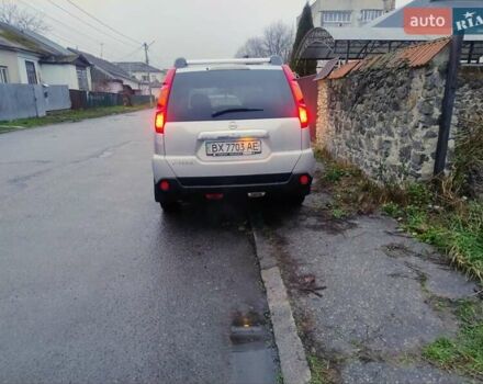 Серый Ниссан ИксТрейл, объемом двигателя 2 л и пробегом 275 тыс. км за 7200 $, фото 4 на Automoto.ua