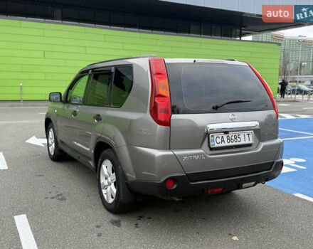 Серый Ниссан ИксТрейл, объемом двигателя 2 л и пробегом 235 тыс. км за 8300 $, фото 11 на Automoto.ua