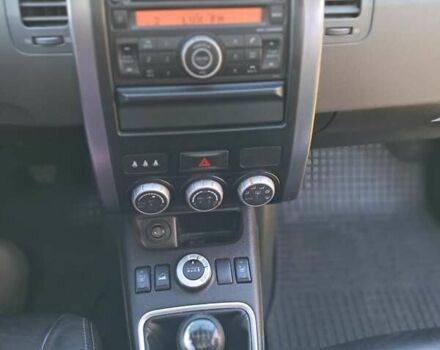 Серый Ниссан ИксТрейл, объемом двигателя 2 л и пробегом 207 тыс. км за 10000 $, фото 13 на Automoto.ua