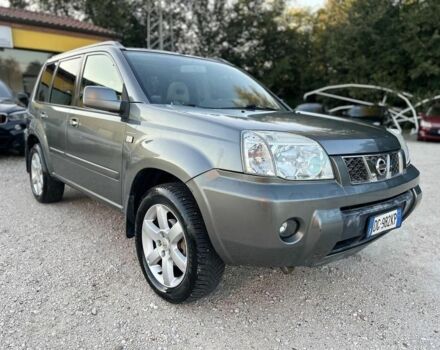 Серый Ниссан ИксТрейл, объемом двигателя 2.2 л и пробегом 147 тыс. км за 3000 $, фото 1 на Automoto.ua