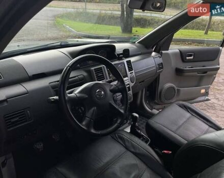 Сірий Ніссан ІксТрейл, об'ємом двигуна 2.2 л та пробігом 300 тис. км за 7300 $, фото 2 на Automoto.ua