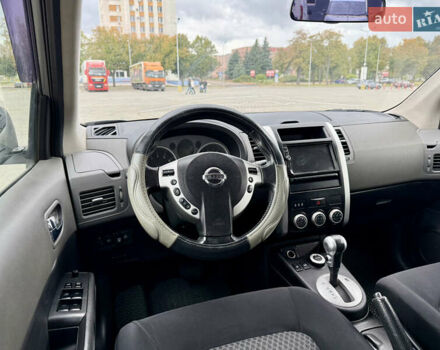 Серый Ниссан ИксТрейл, объемом двигателя 2 л и пробегом 225 тыс. км за 8800 $, фото 16 на Automoto.ua
