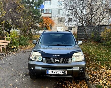 Серый Ниссан ИксТрейл, объемом двигателя 2.5 л и пробегом 333 тыс. км за 7100 $, фото 1 на Automoto.ua
