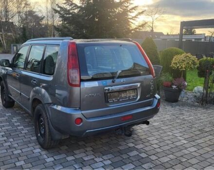 Серый Ниссан ИксТрейл, объемом двигателя 2.2 л и пробегом 214 тыс. км за 3990 $, фото 3 на Automoto.ua