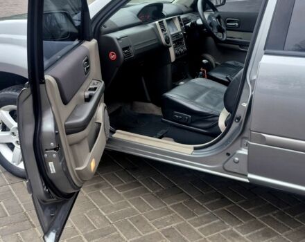 Серый Ниссан ИксТрейл, объемом двигателя 2 л и пробегом 160 тыс. км за 3550 $, фото 13 на Automoto.ua