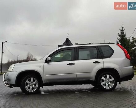 Серый Ниссан ИксТрейл, объемом двигателя 2 л и пробегом 230 тыс. км за 7900 $, фото 12 на Automoto.ua