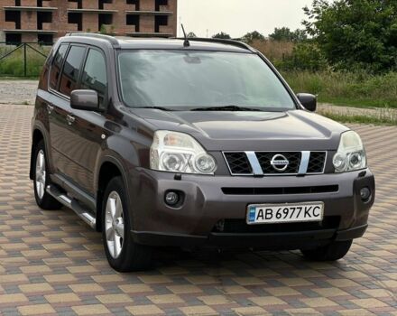 Серый Ниссан ИксТрейл, объемом двигателя 2 л и пробегом 272 тыс. км за 9000 $, фото 1 на Automoto.ua