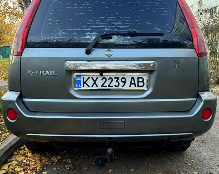 Серый Ниссан ИксТрейл, объемом двигателя 2.5 л и пробегом 333 тыс. км за 7100 $, фото 3 на Automoto.ua