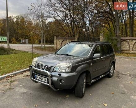 Сірий Ніссан ІксТрейл, об'ємом двигуна 2.2 л та пробігом 300 тис. км за 7300 $, фото 5 на Automoto.ua