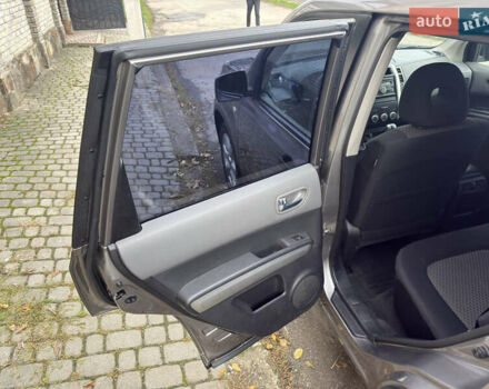 Серый Ниссан ИксТрейл, объемом двигателя 2 л и пробегом 159 тыс. км за 10000 $, фото 13 на Automoto.ua