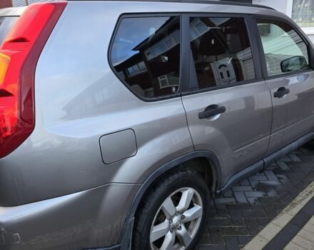 Серый Ниссан ИксТрейл, объемом двигателя 2 л и пробегом 105 тыс. км за 3700 $, фото 2 на Automoto.ua