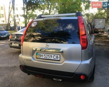 Сірий Ніссан ІксТрейл, об'ємом двигуна 2.49 л та пробігом 170 тис. км за 10500 $, фото 3 на Automoto.ua