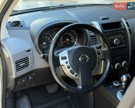 Серый Ниссан ИксТрейл, объемом двигателя 2 л и пробегом 199 тыс. км за 8800 $, фото 7 на Automoto.ua