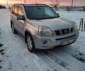 Сірий Ніссан ІксТрейл, об'ємом двигуна 2 л та пробігом 280 тис. км за 8000 $, фото 1 на Automoto.ua