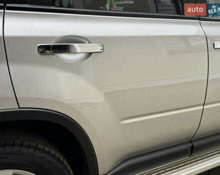 Сірий Ніссан ІксТрейл, об'ємом двигуна 2 л та пробігом 228 тис. км за 10250 $, фото 52 на Automoto.ua