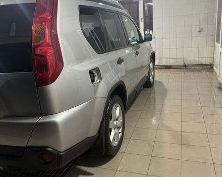 Сірий Ніссан ІксТрейл, об'ємом двигуна 2.5 л та пробігом 175 тис. км за 7600 $, фото 4 на Automoto.ua