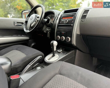 Серый Ниссан ИксТрейл, объемом двигателя 2 л и пробегом 240 тыс. км за 7600 $, фото 63 на Automoto.ua